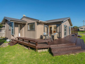 Beach Life Bach - Whangamata Holiday Home